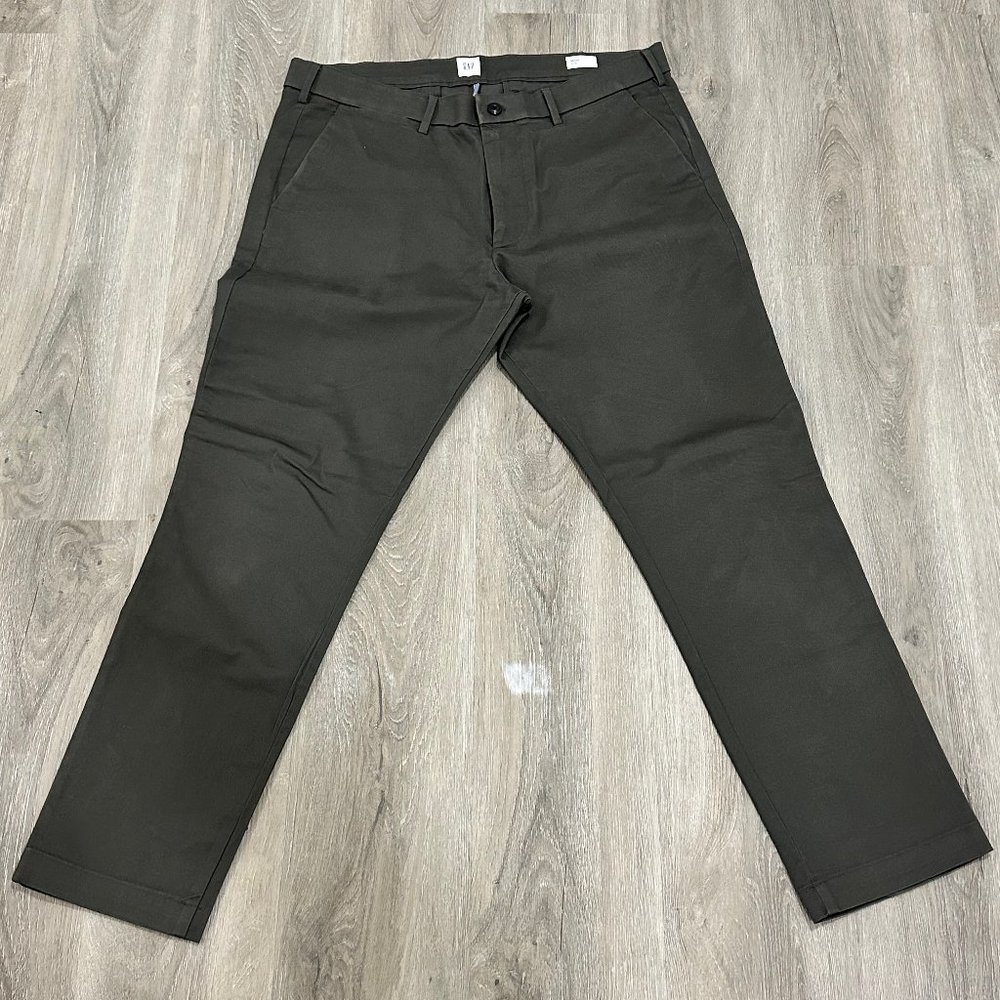 Gap Modern Khakis in Slim Fit with GapFlex - Soft Black (Dark Grey) 36 X 30